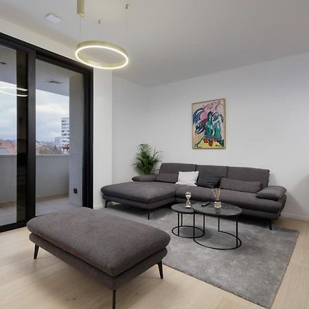 Luxury Haven In Zagreb Appartement Buitenkant foto