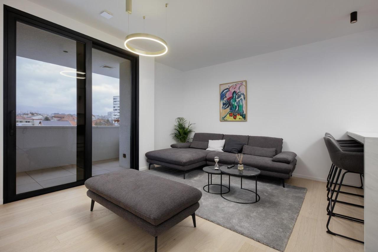 Luxury Haven In Zagreb Appartement Buitenkant foto